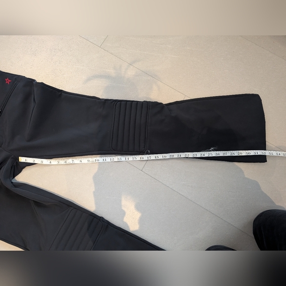 Perfect moment Aurora flare pant. Cute ski pants. - Picture 16 of 16
